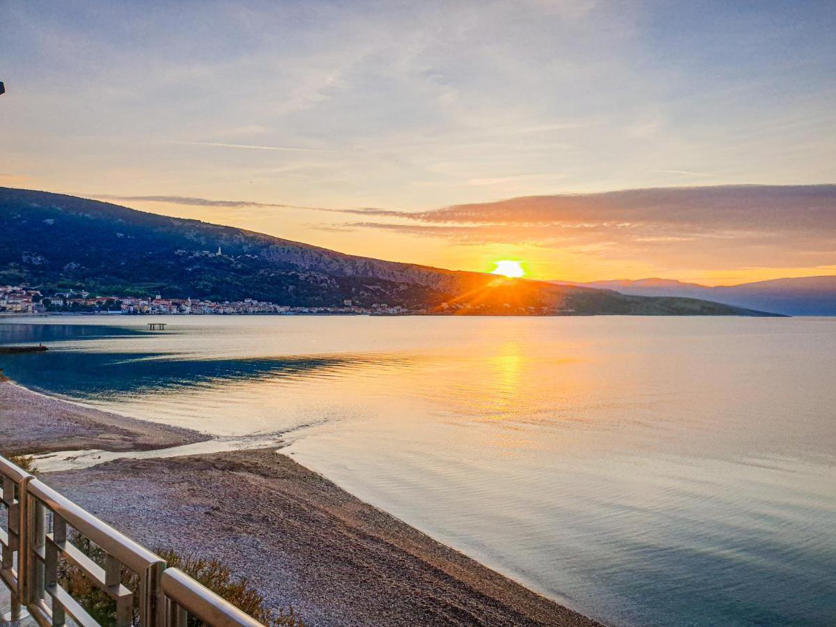 Hotel Dobrovit Ex Tamaris Baška Exteriör bild