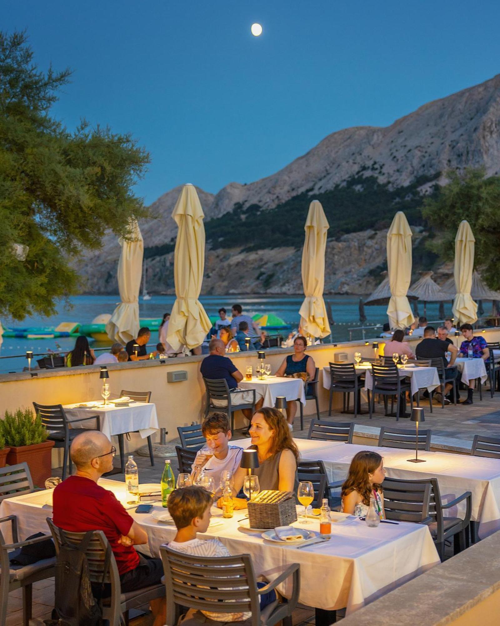 Hotel Dobrovit Ex Tamaris Baška Exteriör bild